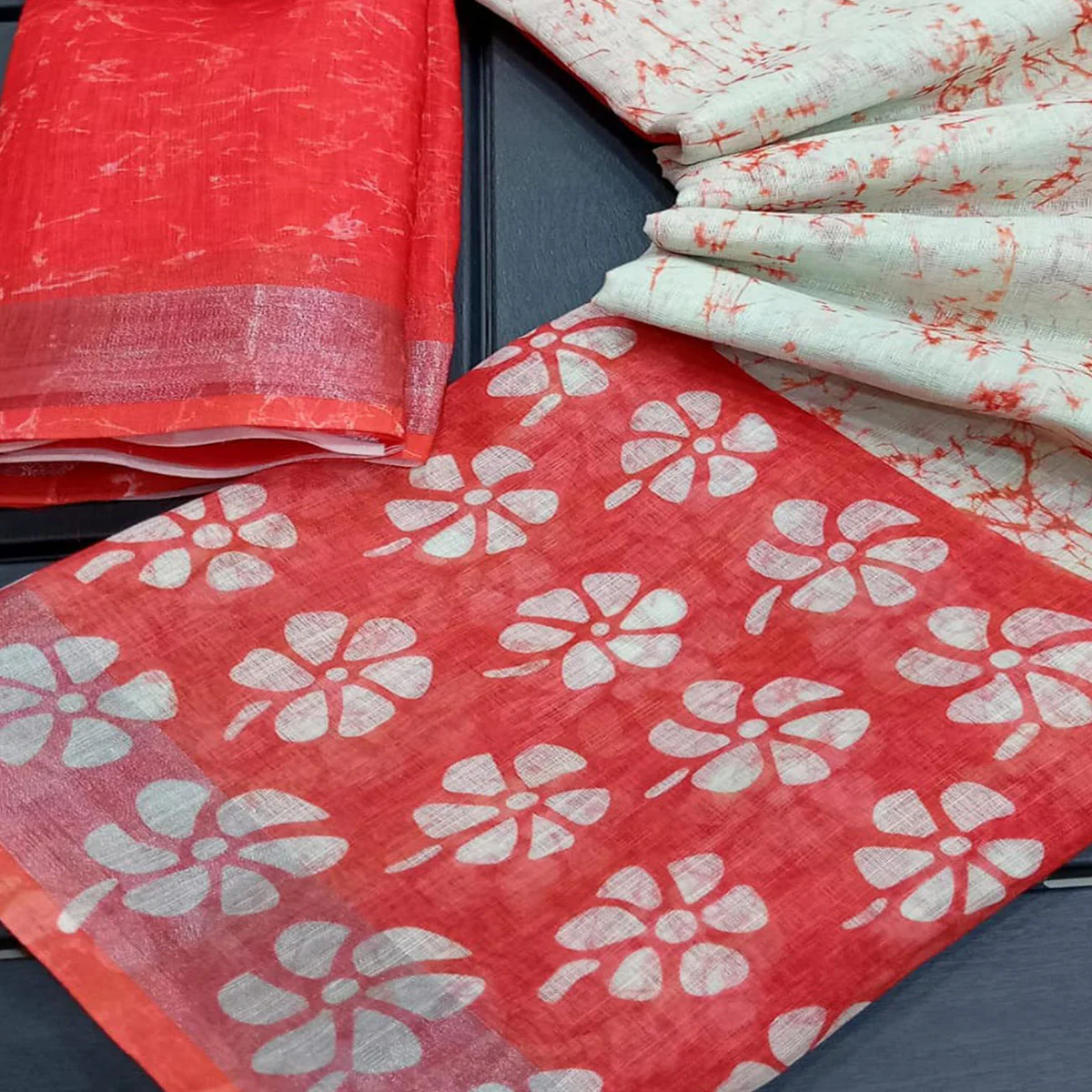 White & Red Printed Linen Saree - Image 2
