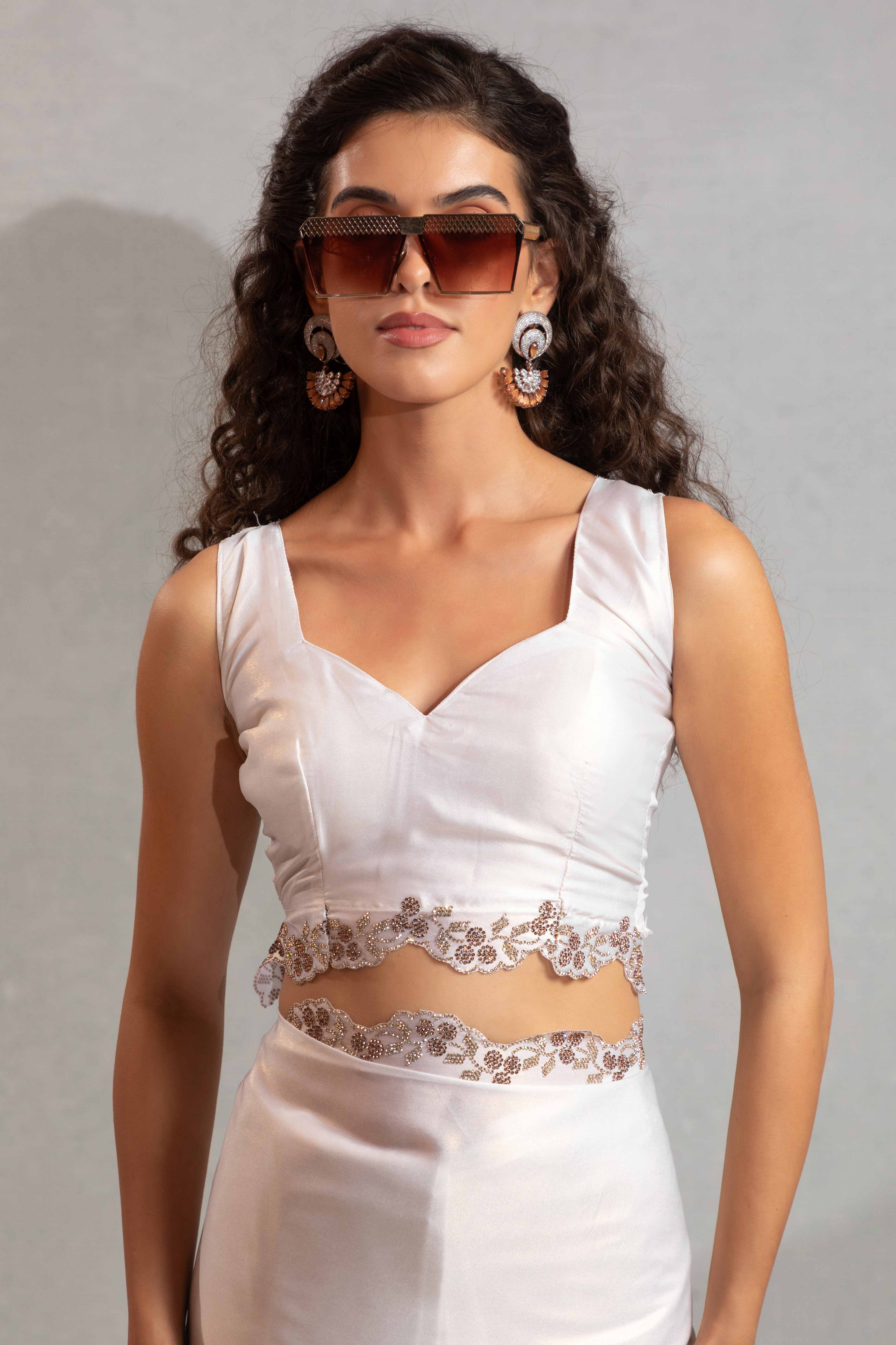 White Satin Georgette Saree Adorned With Subtle Foil Finish & A Sparkling Zarkan Work Border - Image 6