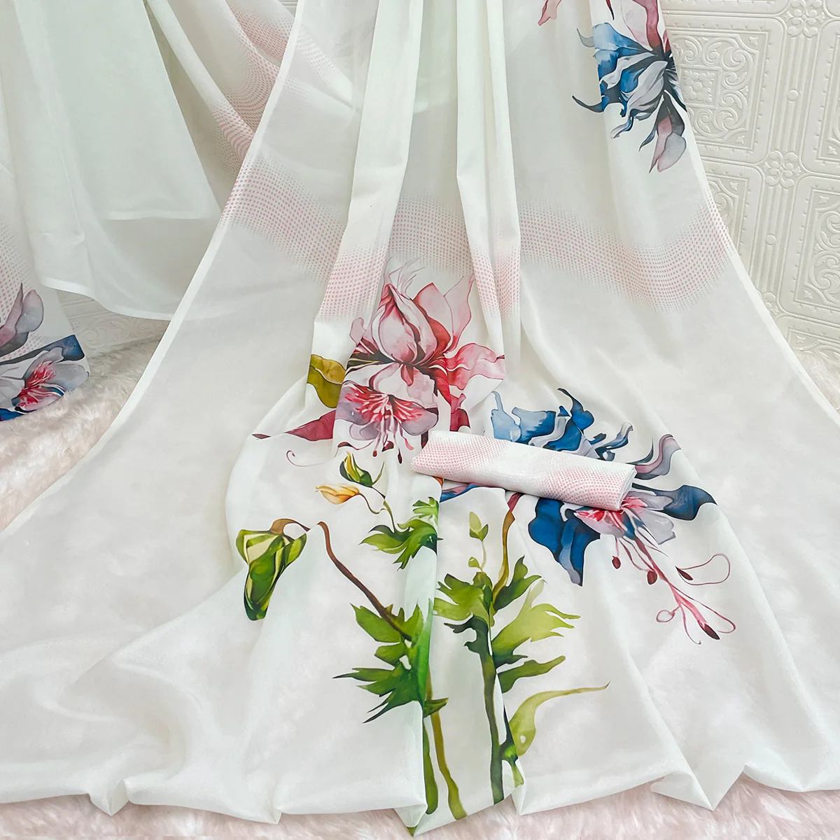 White Sparkle Star Georgette Saree Adorned With Floral Digital Prints - Image 2