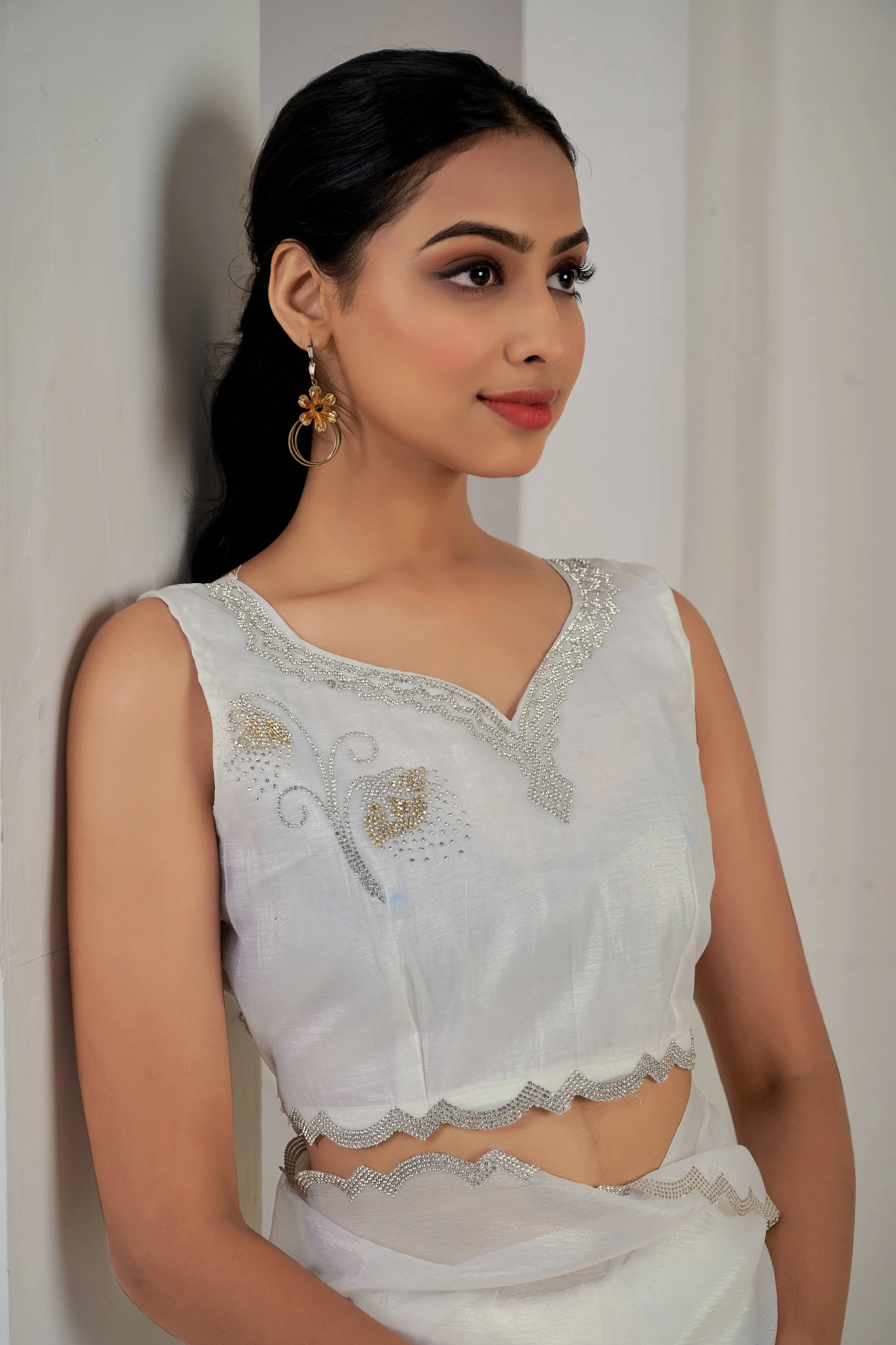 White Stone Work Embroidered Crepe Silk Saree - Image 6