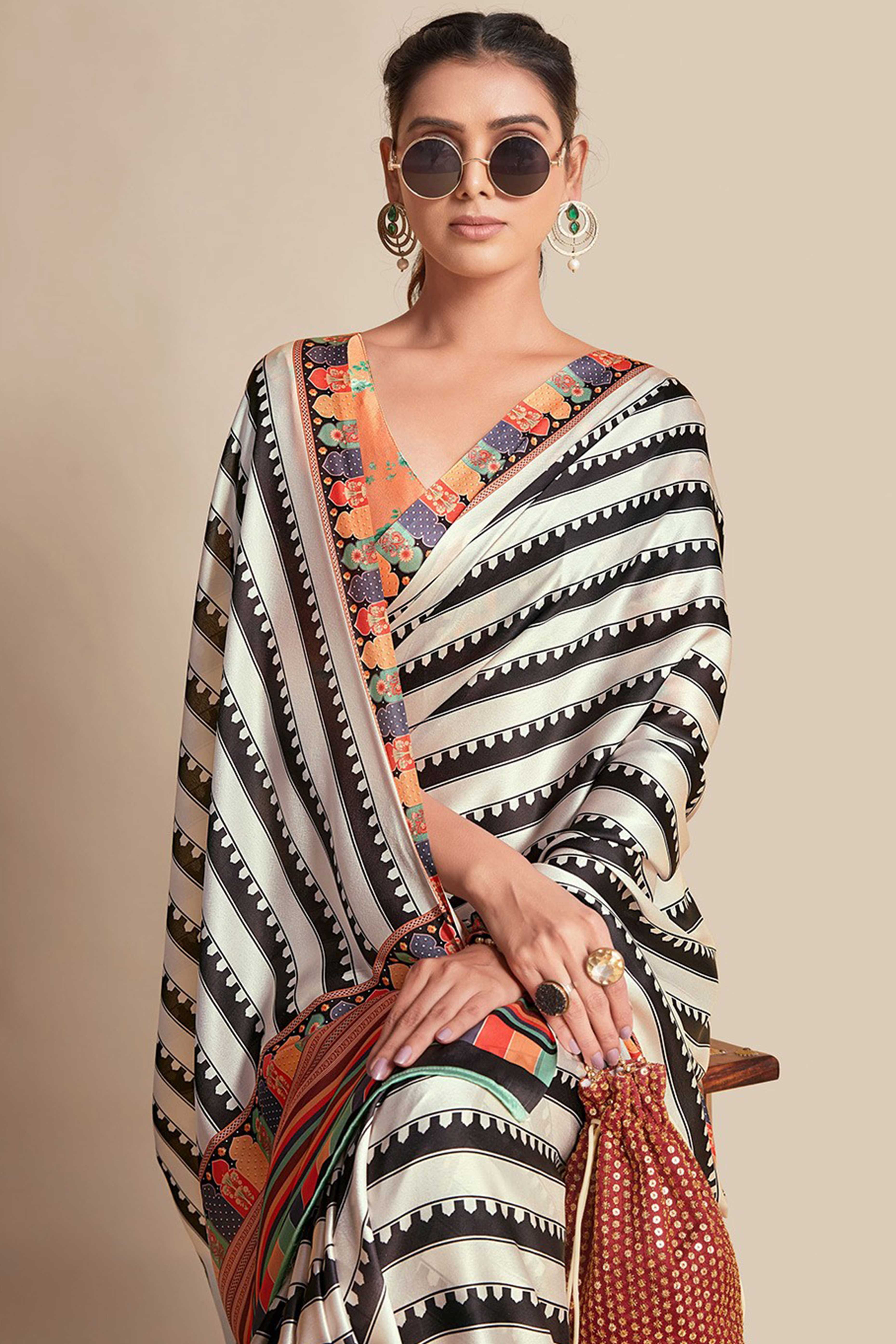White Strips Printed Chiffon Saree - Image 7