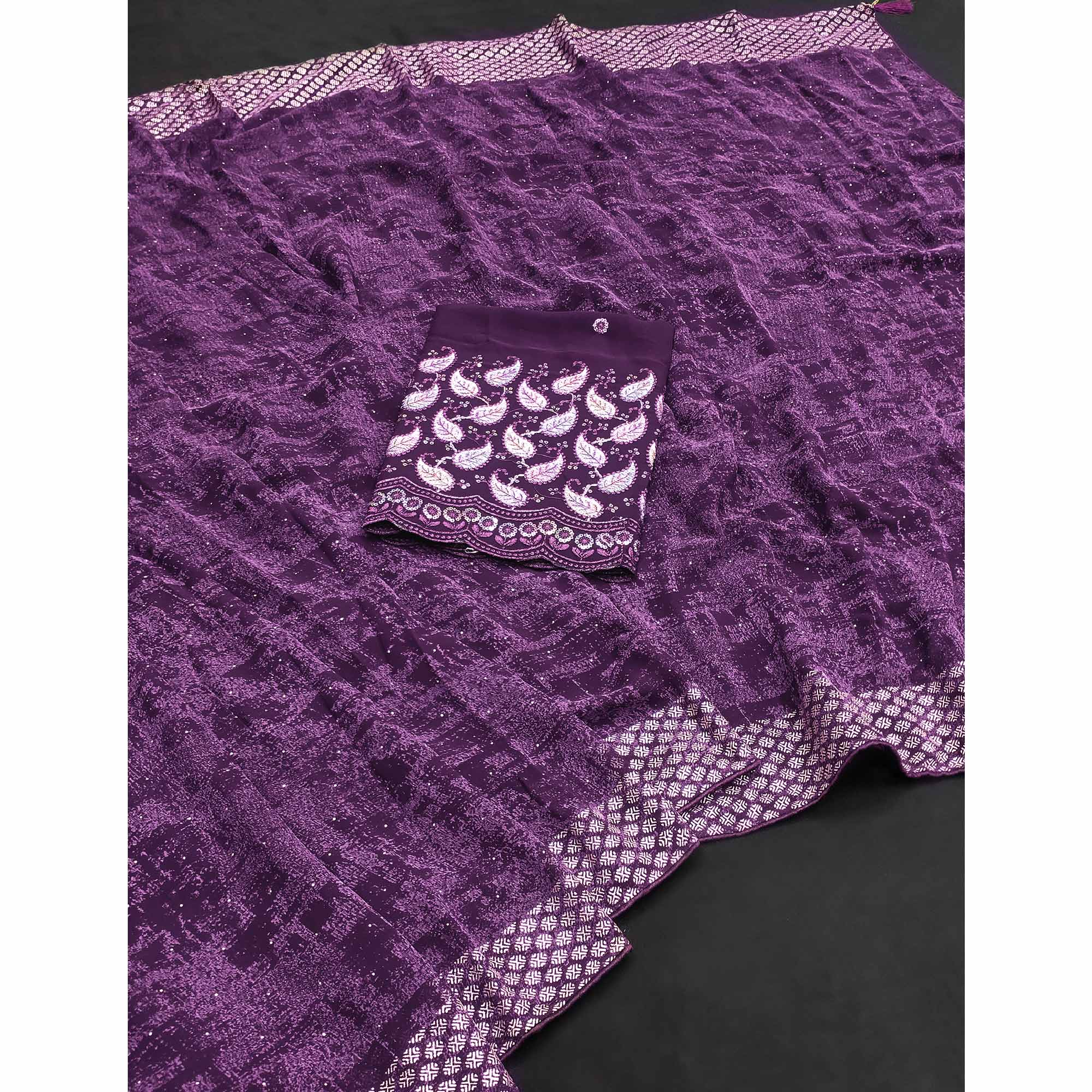 Wine Abstract Printed Georgette Saree - Image 3