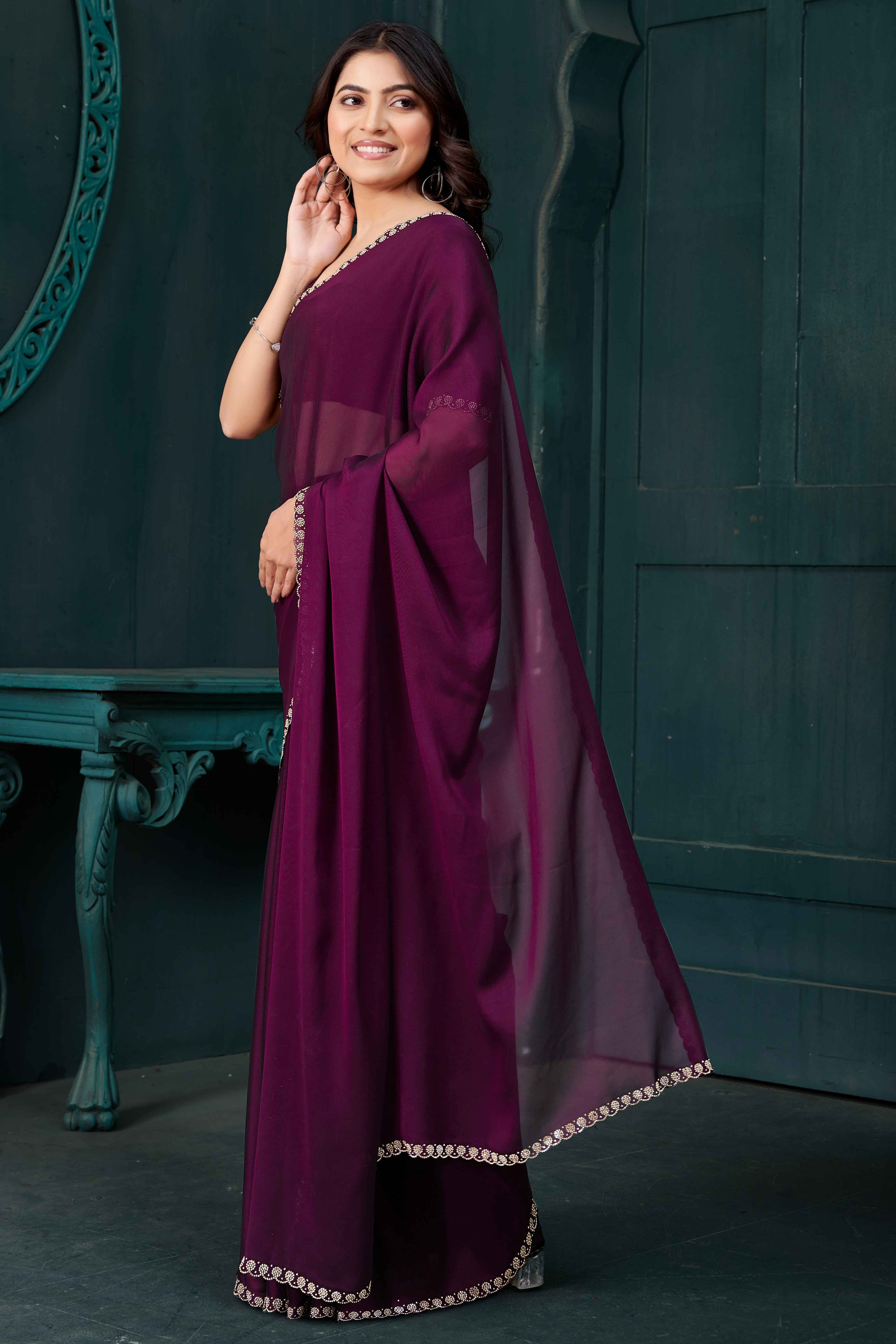 Wine Crepe Silk Solid Saree with Elegant Zarkan Border Detailing - Image 3