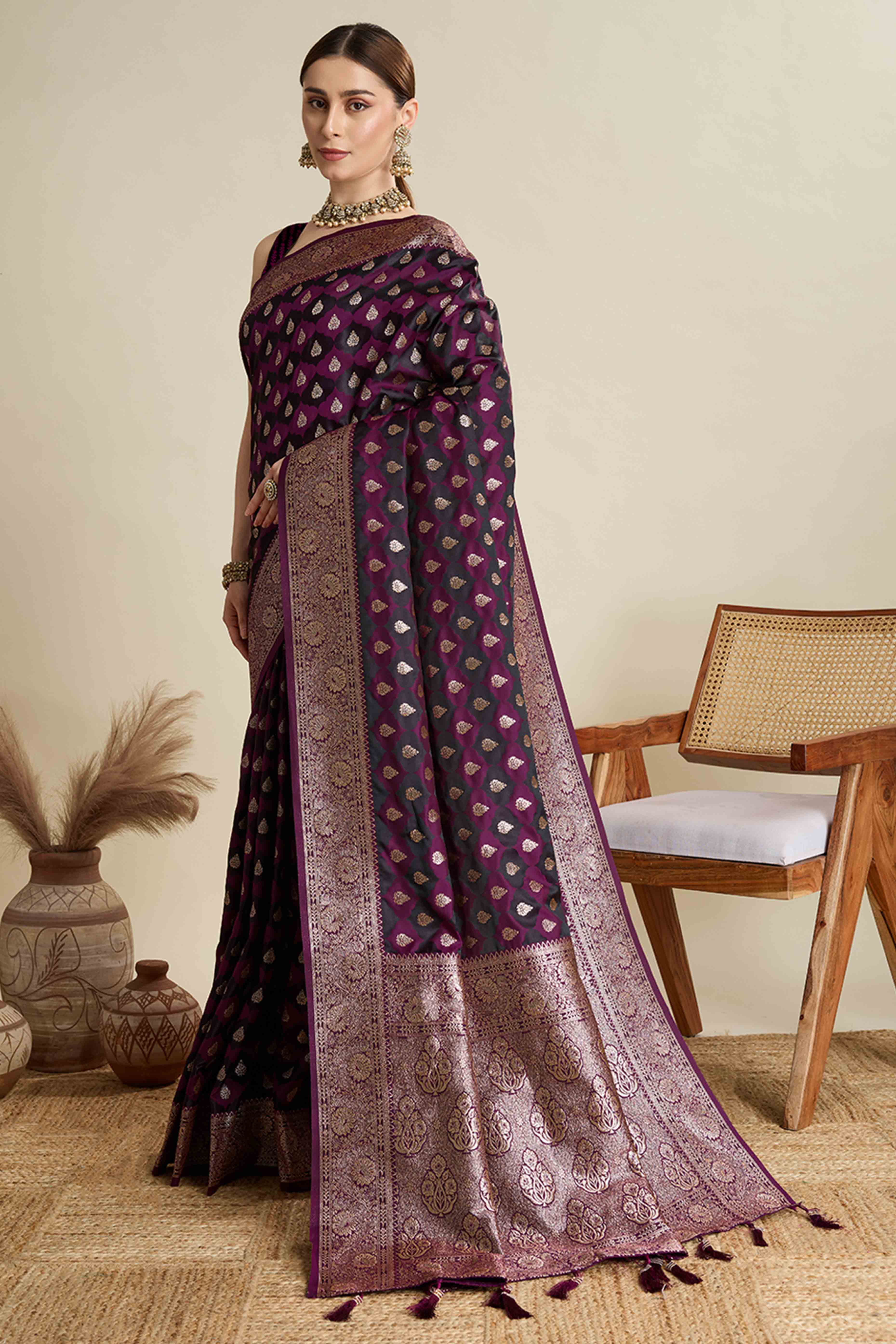 Wine Pure Silk Saree Featuring Traditional Banarasi Zari Weaving Patterns - Image 4