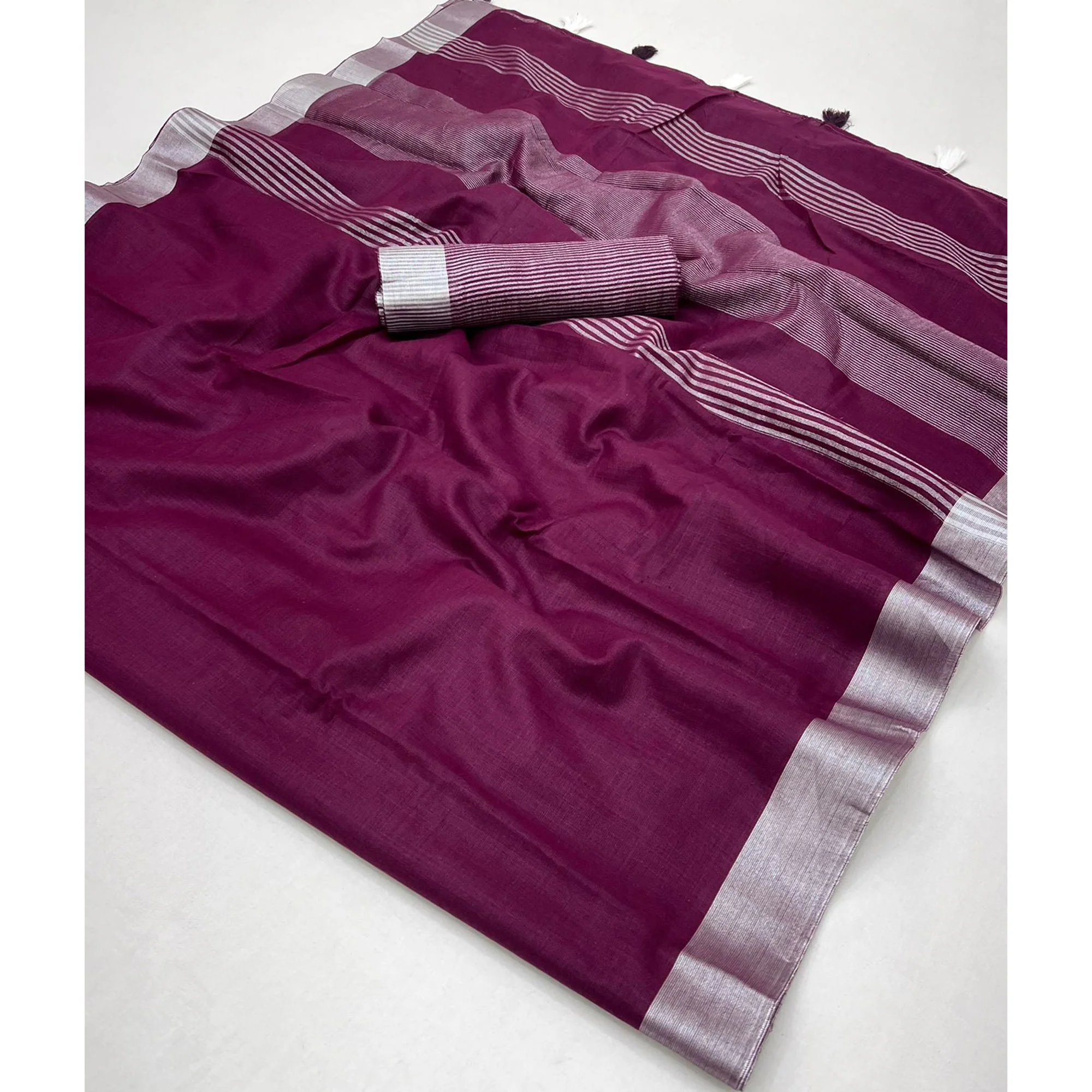 Wine Solid Pure Linen Saree With Zari Woven Border - Image 3