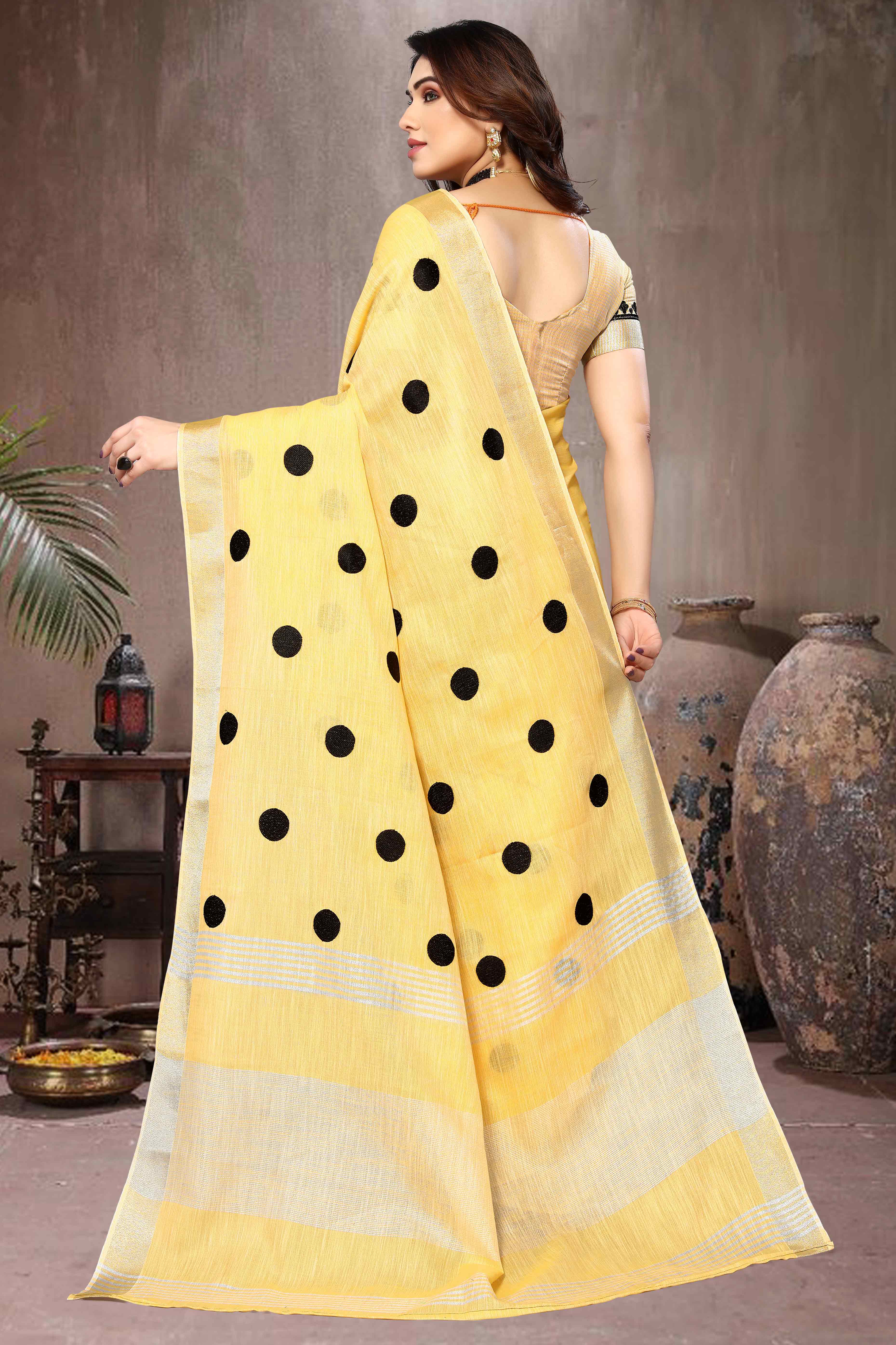 Yellow Embroidered Linen Cotton Saree With Zari Border - Image 4