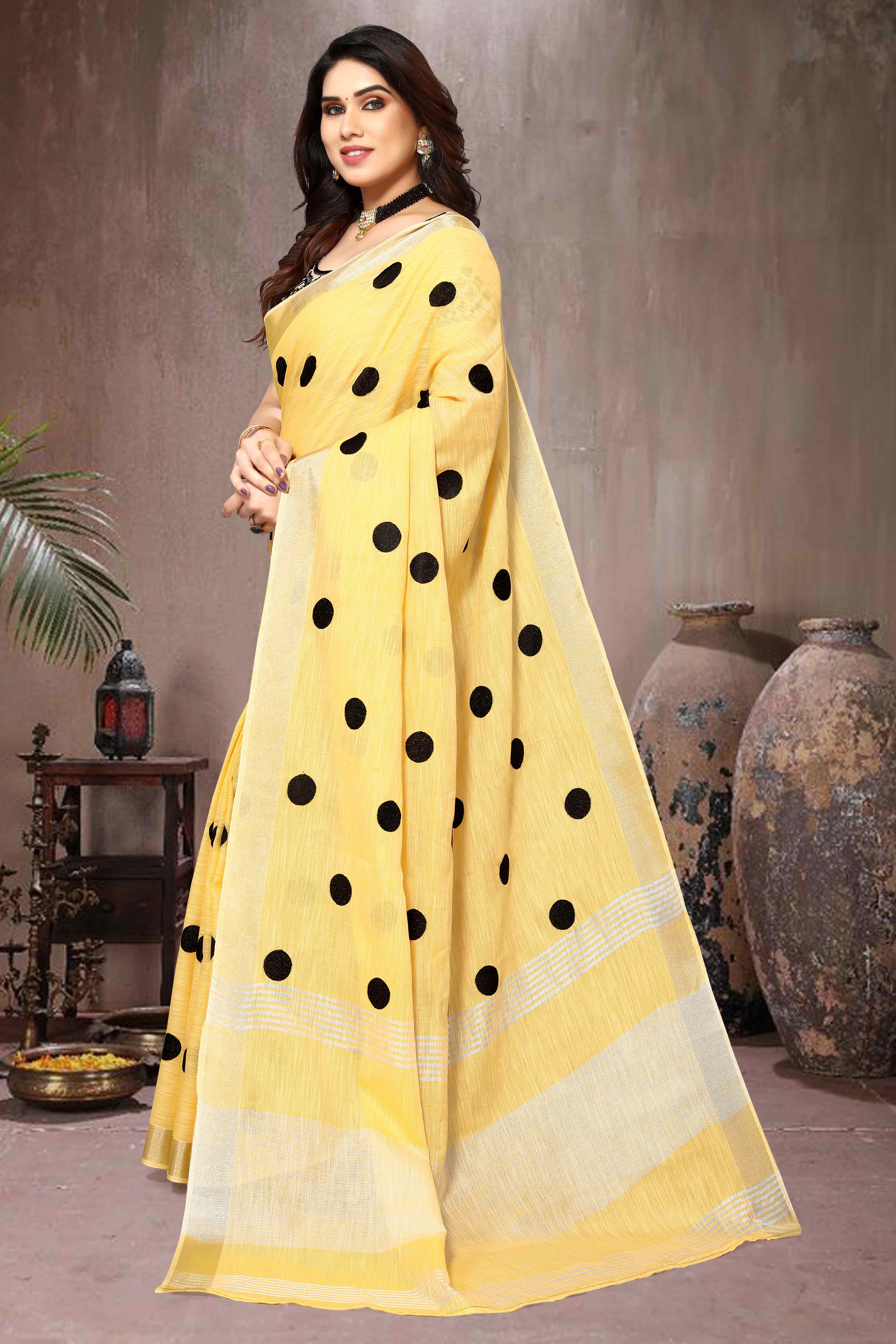 Yellow Embroidered Linen Cotton Saree With Zari Border - Image 5