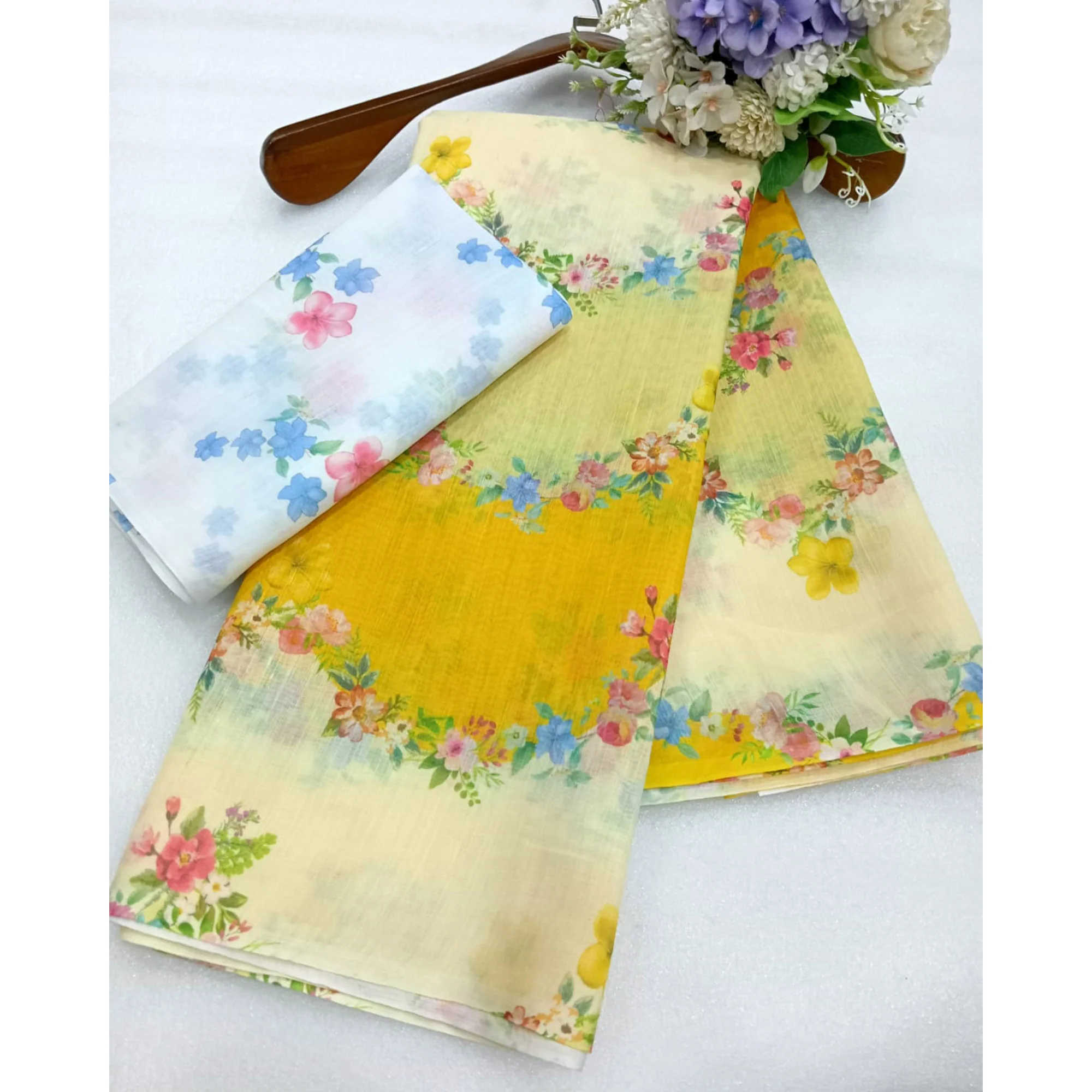 Yellow Floral Printed Linen Saree - Image 3