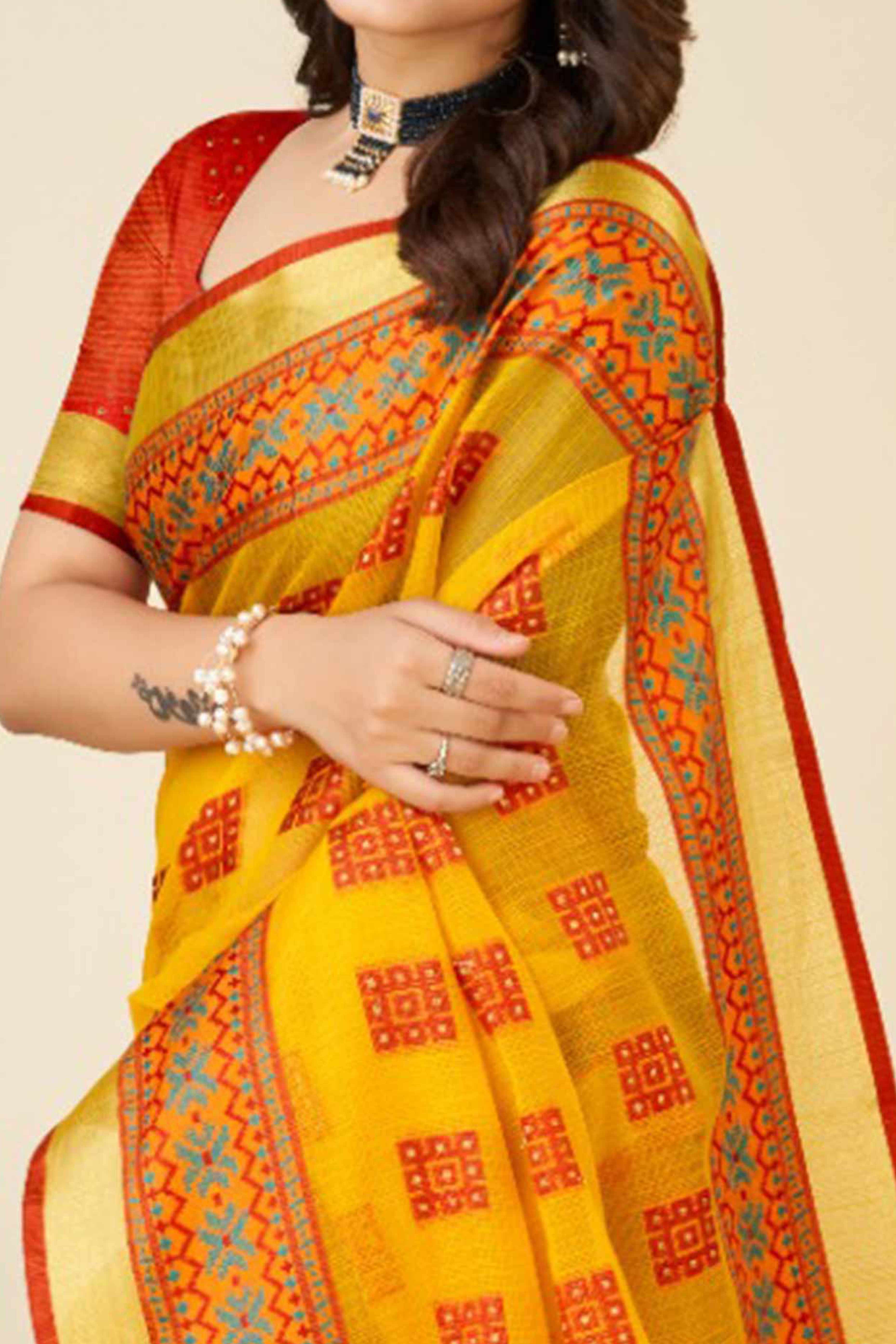 Yellow Zari Weaving Cotton Blend Saree - Image 2